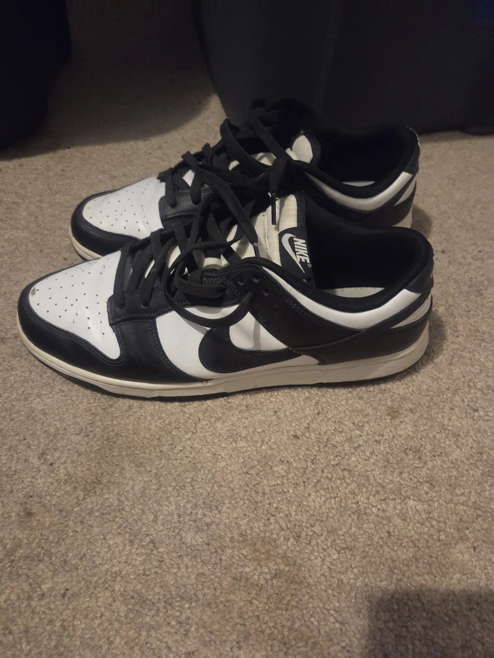 Nike Men’s Black and White Low-Top Sneakers
